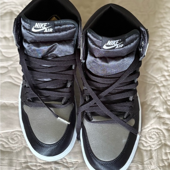 Jordan Women Retro 1 High OG Color Black/White/Grey size 8.5 - Picture 6 of 11